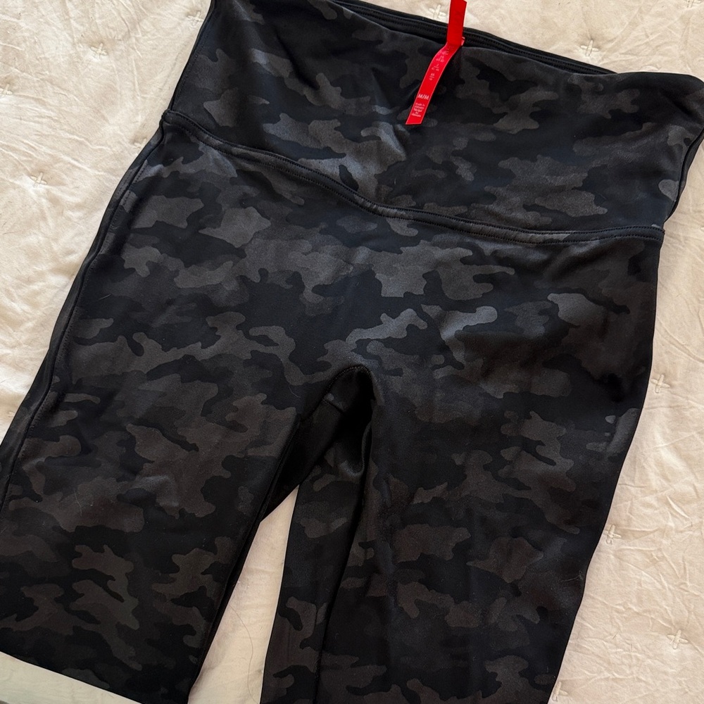 SPANX Dark Camouflage Leggings